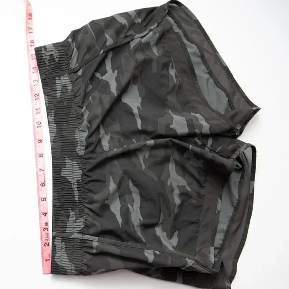 Athleta Shorts Mesh Racer Run Mid Rise 4" Built-in Brief Cameo Green Size Medium - Picture 7 of 7